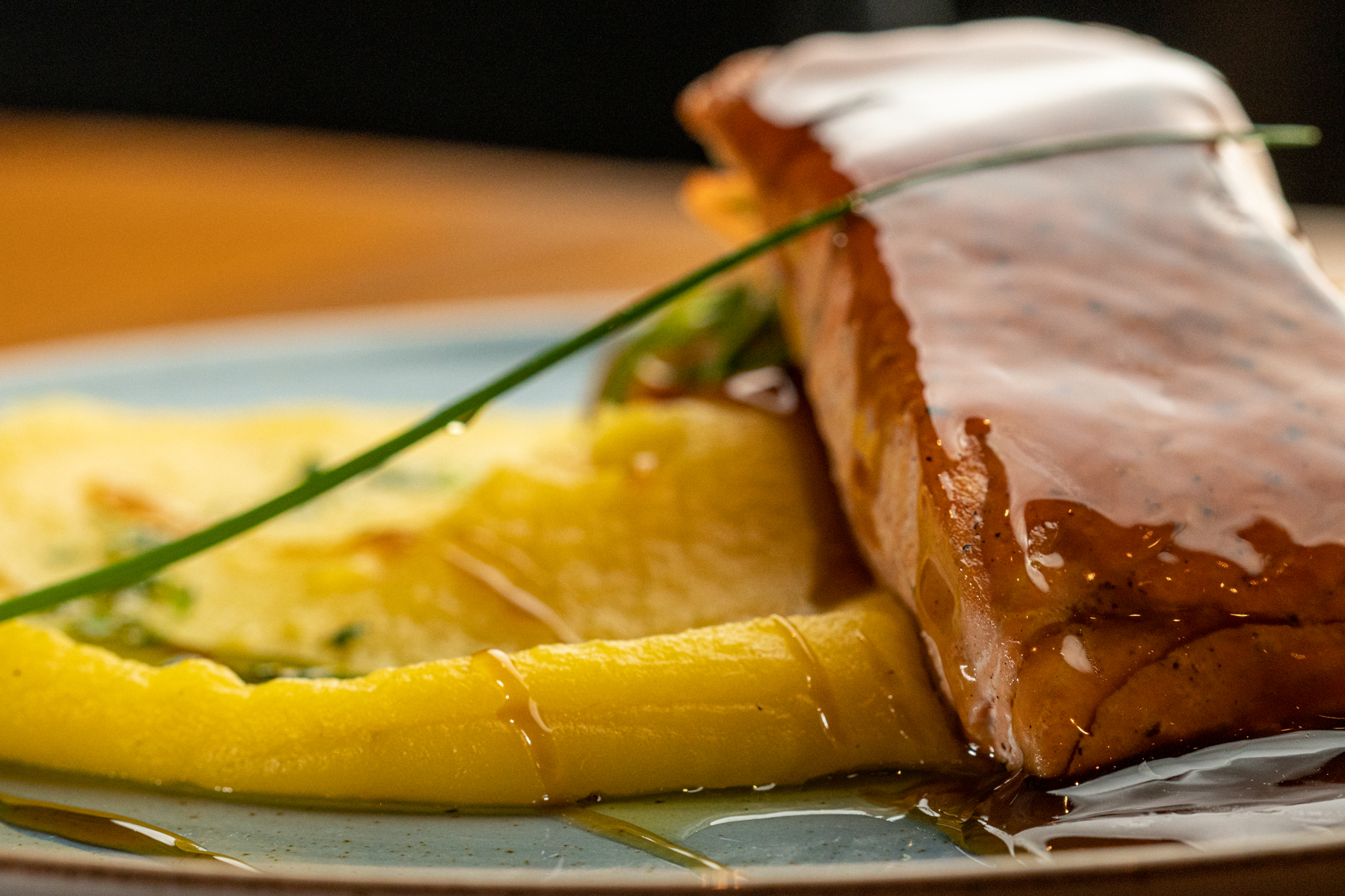 Molho de ostra e limão siciliano sous-vide: Combina com peixes e outros frutos do mar
