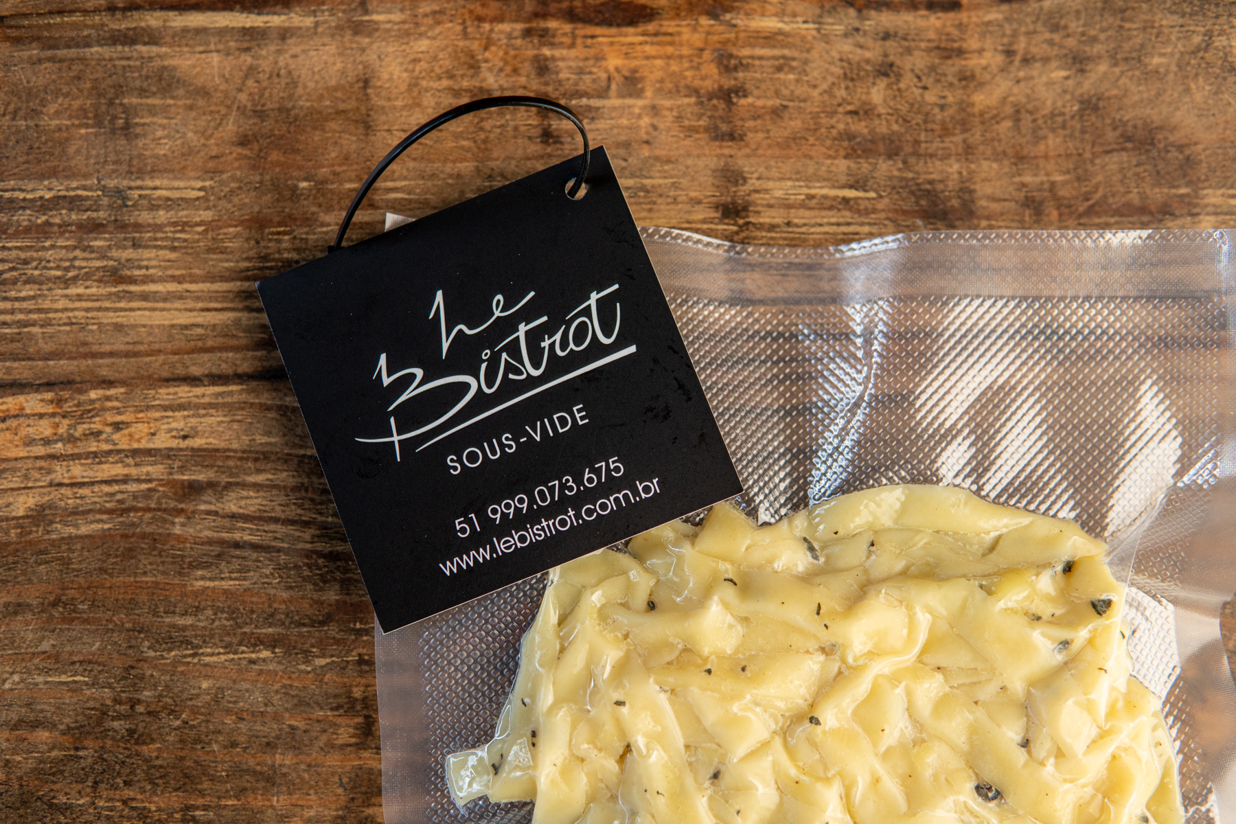 Fettuccine na manteiga de sálvia sous-vide