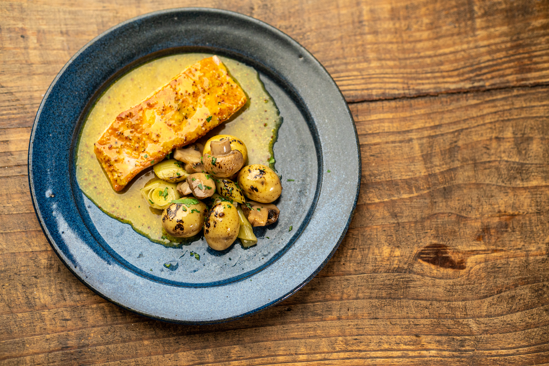 Salmão com molho de laranja e mostarda